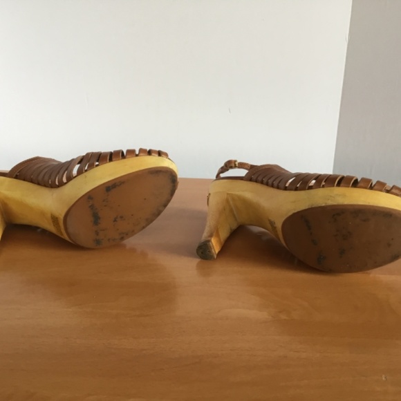 Michael Kors MK WOOD BROWN LEATHER PLATFORM SANDALS - Picture 6 of 8